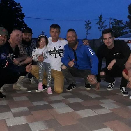 Szerencsecsillag Vendeghaz Hotel Kiskoros Bagian luar foto