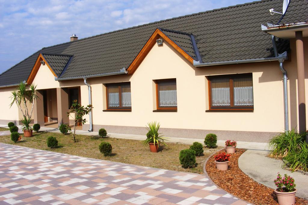 Szerencsecsillag Vendeghaz Hotel Kiskoros Bagian luar foto