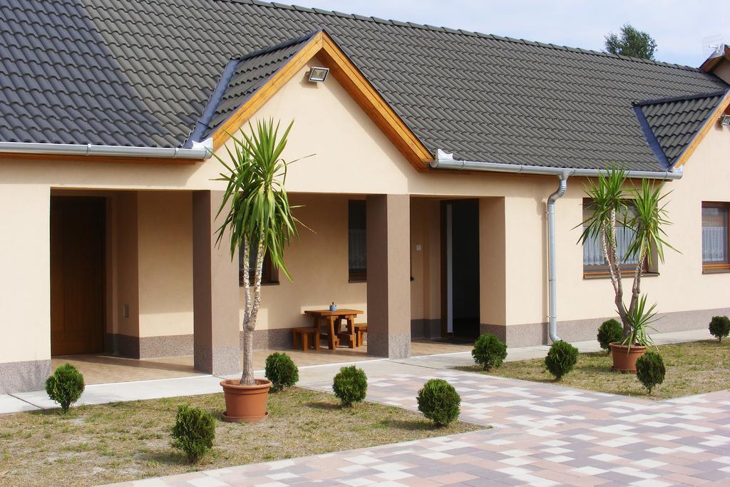 Szerencsecsillag Vendeghaz Hotel Kiskoros Bagian luar foto
