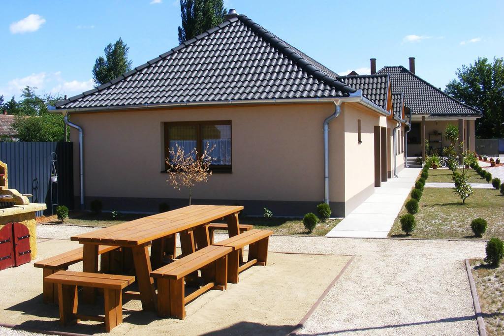 Szerencsecsillag Vendeghaz Hotel Kiskoros Bagian luar foto
