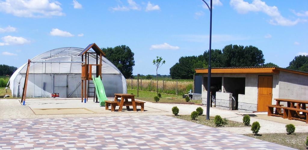 Szerencsecsillag Vendeghaz Hotel Kiskoros Bagian luar foto