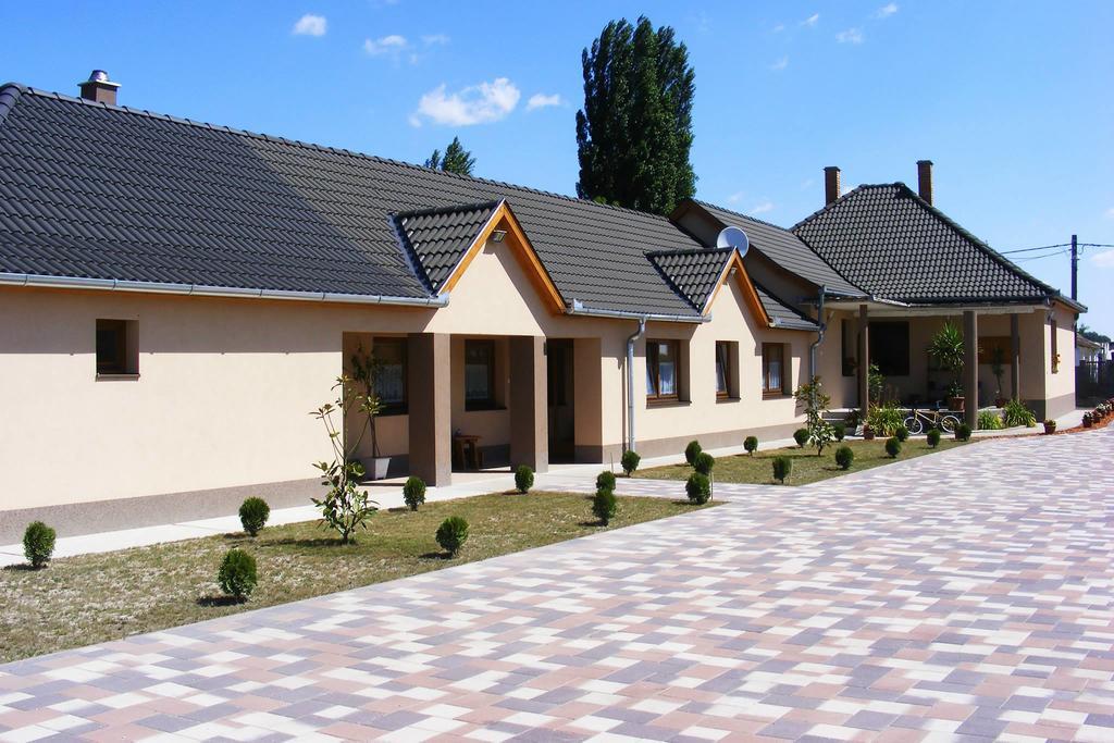 Szerencsecsillag Vendeghaz Hotel Kiskoros Bagian luar foto