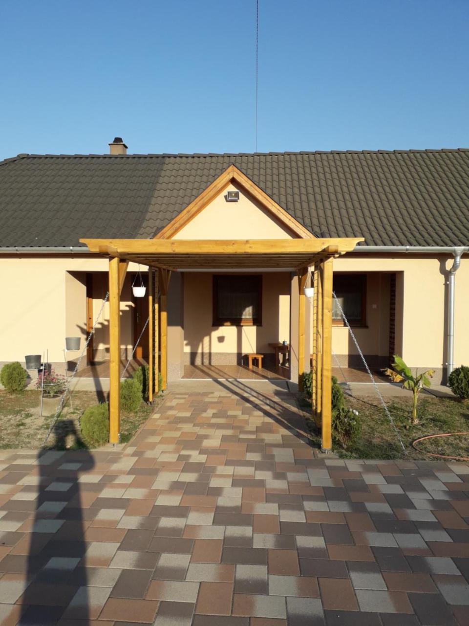 Szerencsecsillag Vendeghaz Hotel Kiskoros Bagian luar foto
